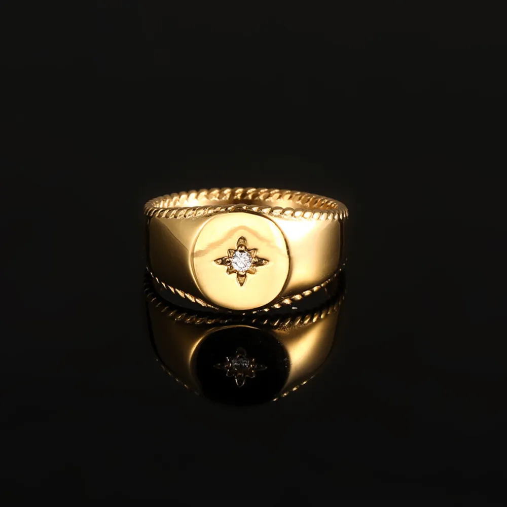 North Star Signet Ring - Gold