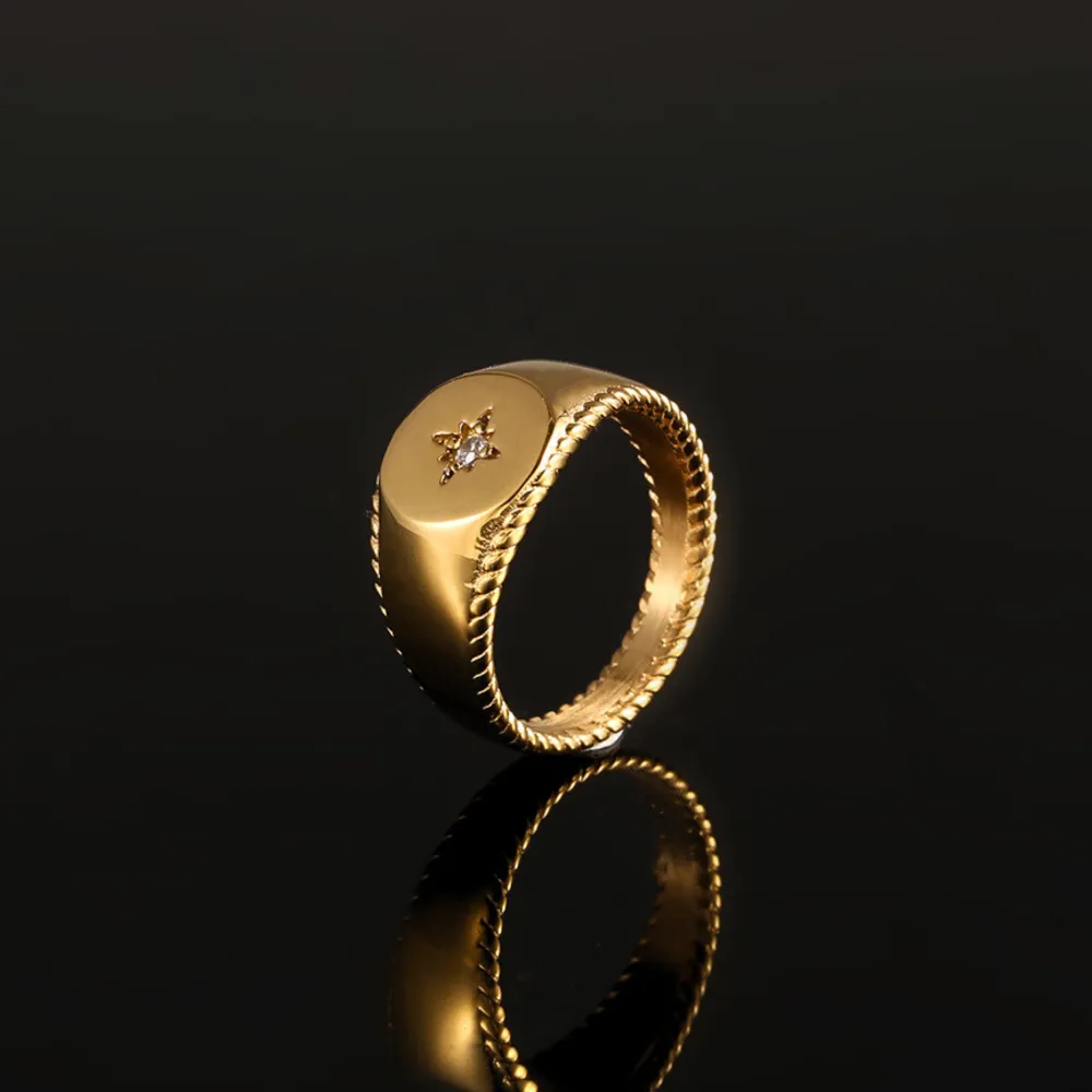 North Star Signet Ring - Gold